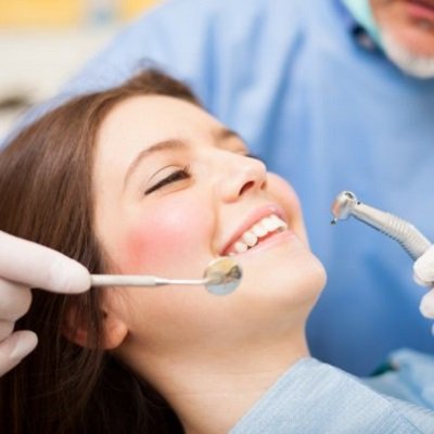 طبيب أسنان مسقط أطباء الأسنان في عمان